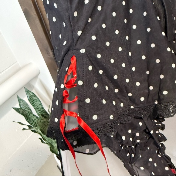 VTG Victoria's Secret pinup bustier and ruffle panties set 36D Bra XL bottom - Picture 3 of 14